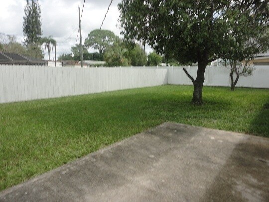 Building Photo - Venice, FL 4BR/2BA SFH on Venice Island
