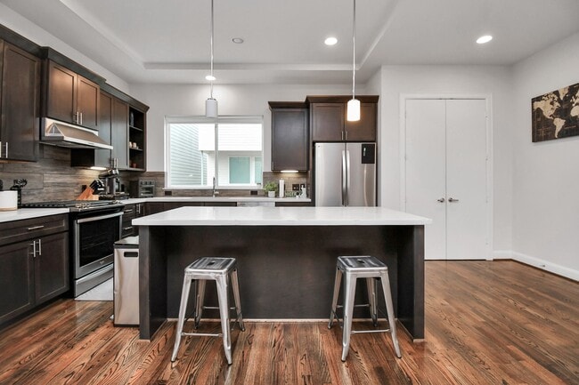 Building Photo - 326 Eado Park Cir