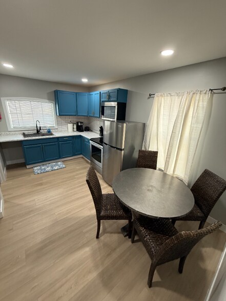 Building Photo - 2327 Jackson St