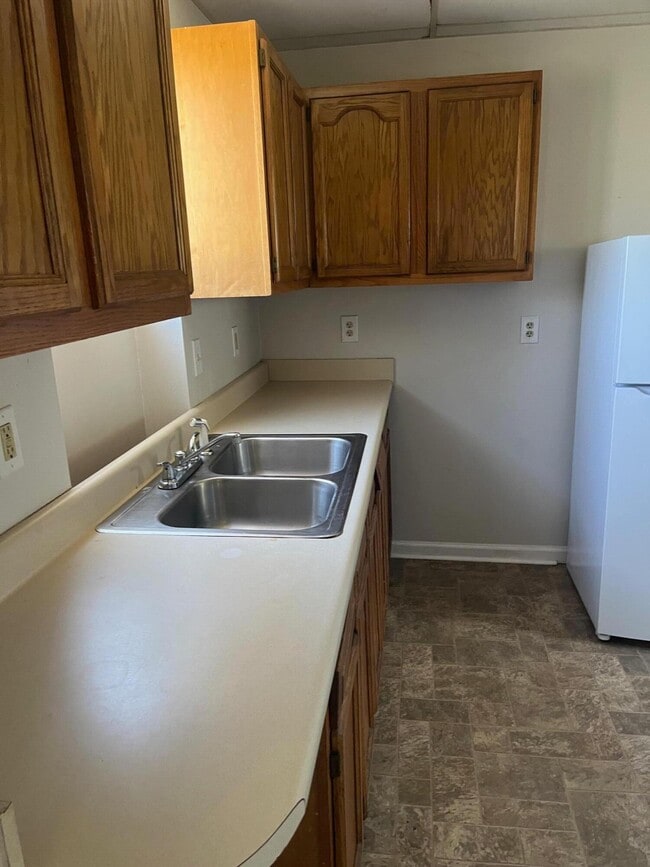 Building Photo - 302 Patton Ave NW