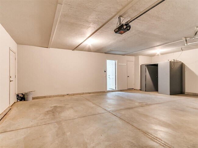 Building Photo - 8401 NW 107th St