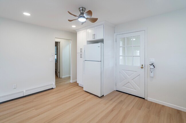 Building Photo - 39 Marley Ave