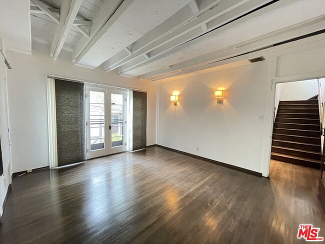 Building Photo - 2667 Lake View Terrace E