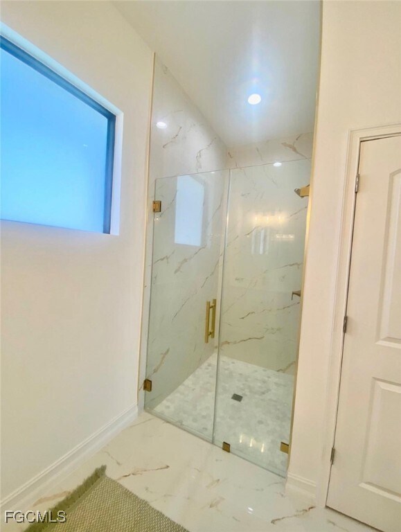 Building Photo - 2005 W 10th St