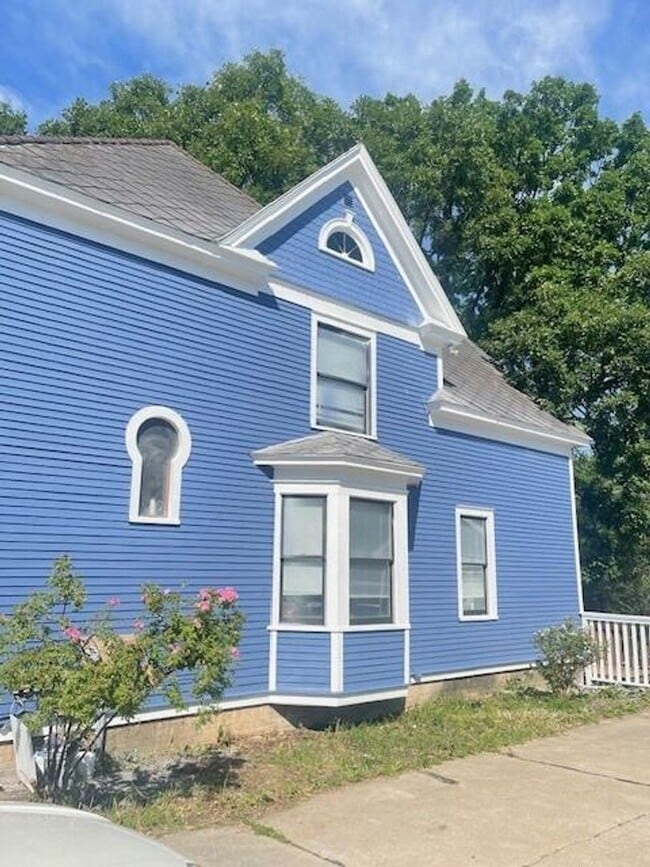 Building Photo - 116 W McKay St