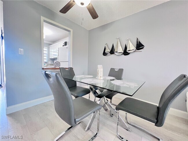 Building Photo - 400 Forest Lakes Blvd