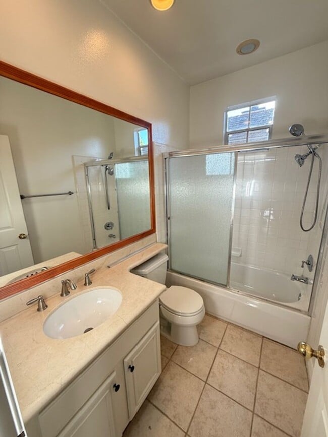 Building Photo - 3bdr Home located in the Prestigious Gated...
