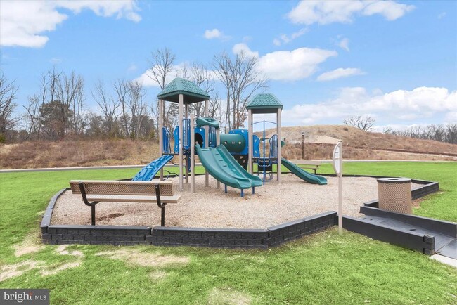 Building Photo - 1624 Aster Ln