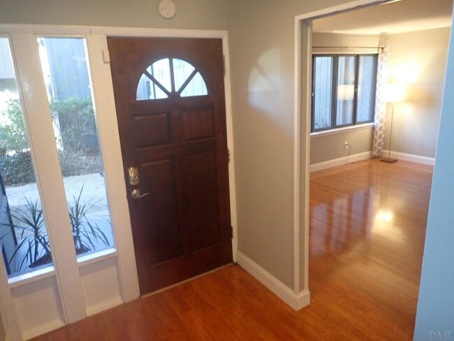 Building Photo - 12 Hillbrook Way