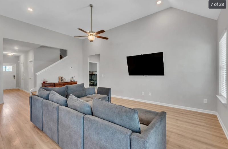 Building Photo - 272 Thorpe Dr