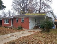 Building Photo - Cozy 2BR Home with Fenced Yard