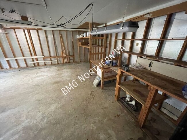 Building Photo - 1846 Clovermeadow Dr