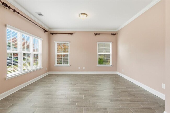 Building Photo - Welcome to Your Ideal Home: Where Luxury a...