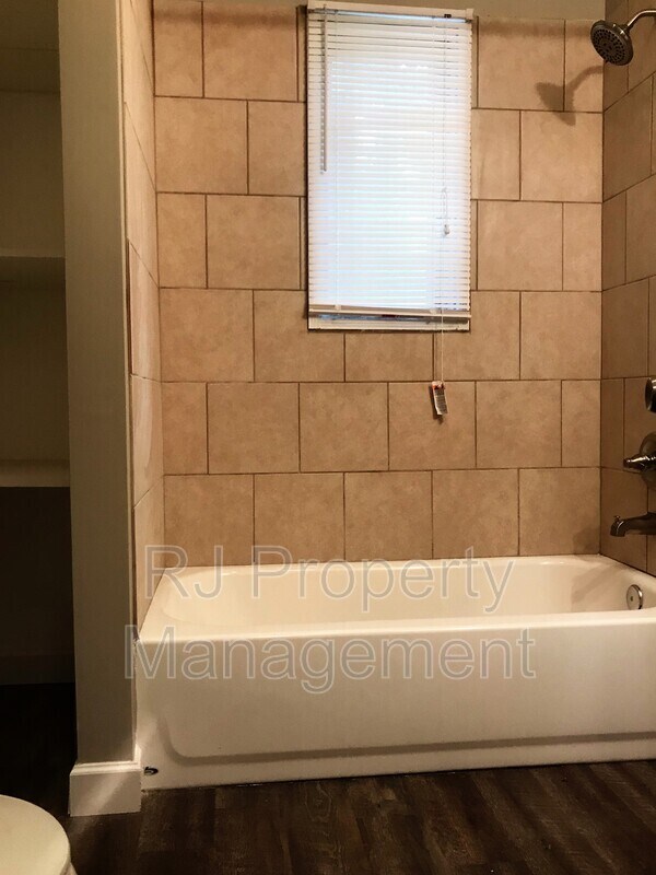 Building Photo - 3522 Madewell St