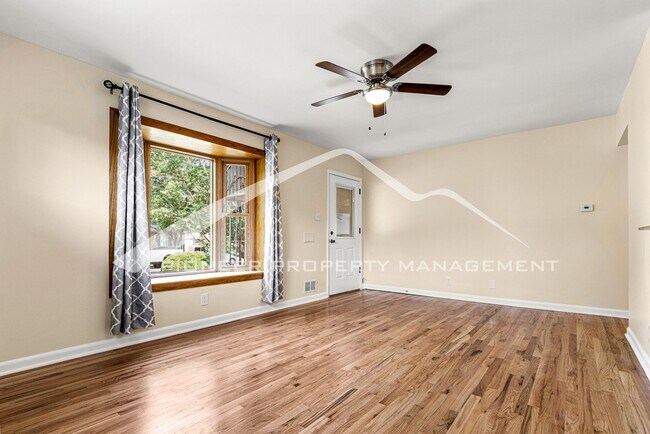 Building Photo - Updated Home With Central AC And Stainless...