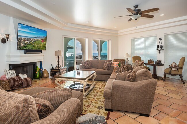 Building Photo - 875 Sand Point Rd