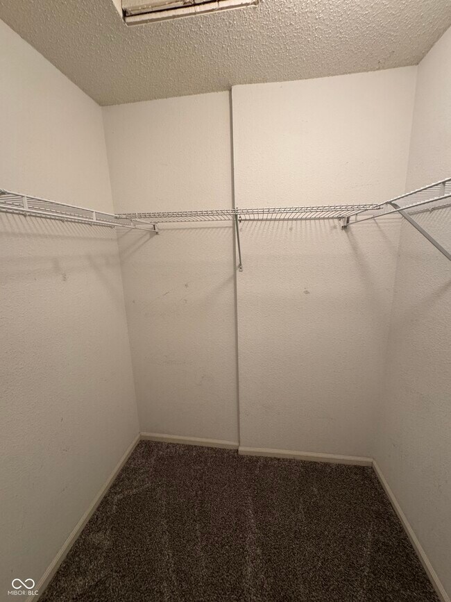 Building Photo - 4631 W Smith Valley Rd