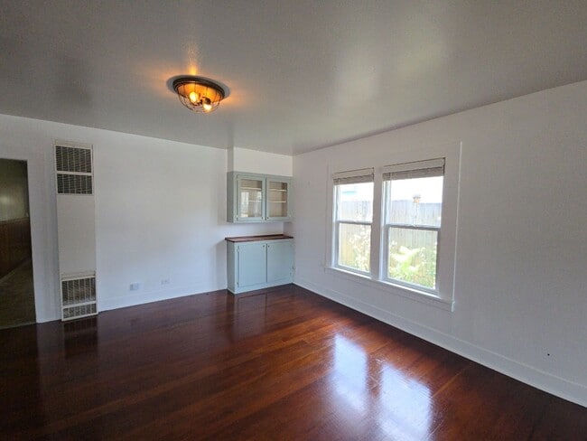 Building Photo - Beautifully remodeled 2BD/1BA Scotia home