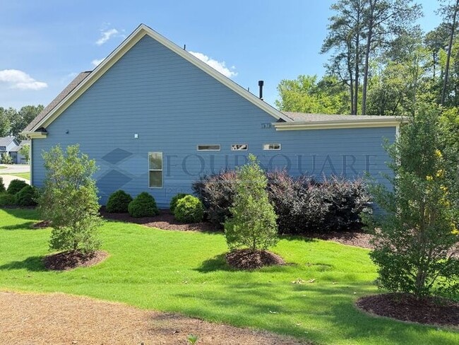 Building Photo - Beautiful  3-Bedroom Home with Loft, Screened Deck & Fenced Backyard – Convenient to Duke Univers...