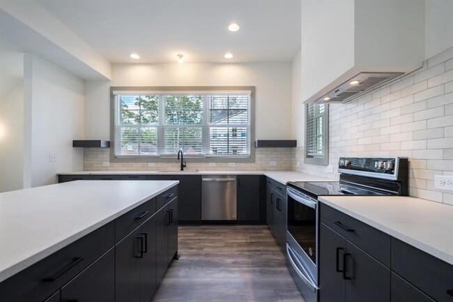 Building Photo - 42 Becker Pl NW