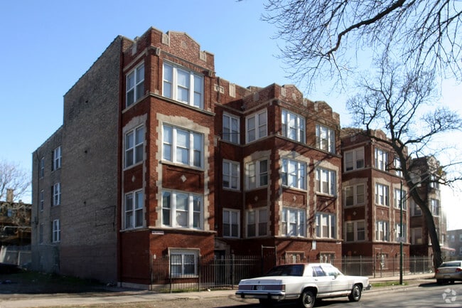Building Photo - 6211-6221 S Vernon Ave