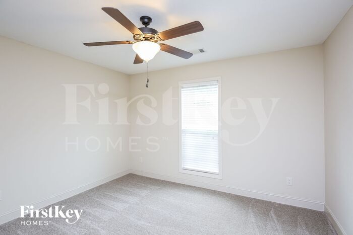 Building Photo - 603 Embassy Walk