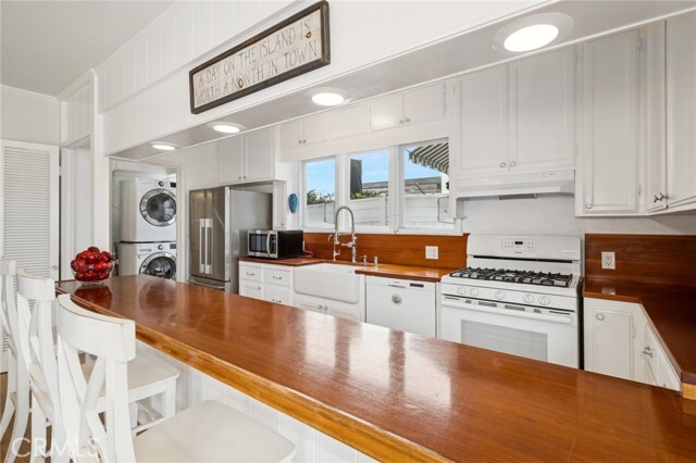 Building Photo - 200 Grand Canal