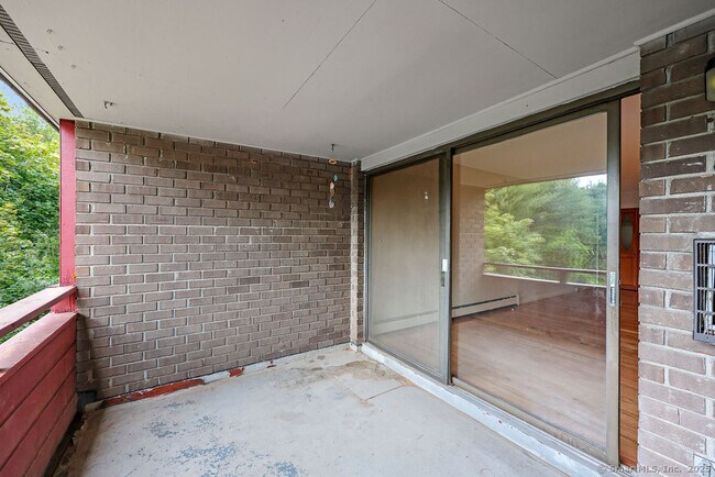 Building Photo - 85 Oxbow Dr