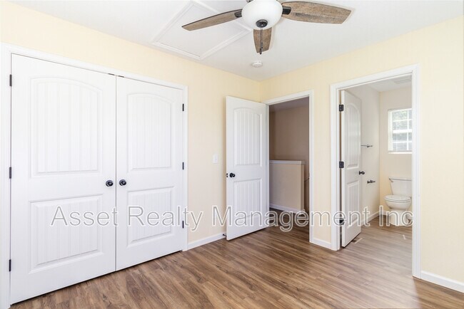 Building Photo - 913 Warrior Hill Dr