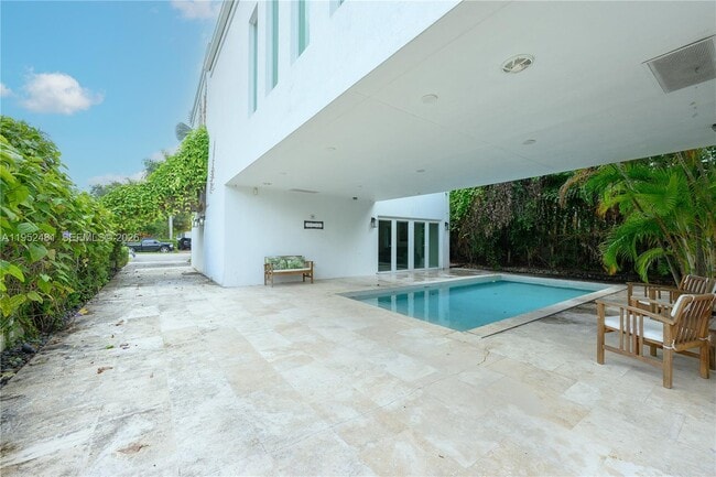 Building Photo - 472 Minola Dr