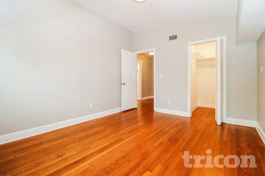 Building Photo - 1230 Kapok Kove Cir