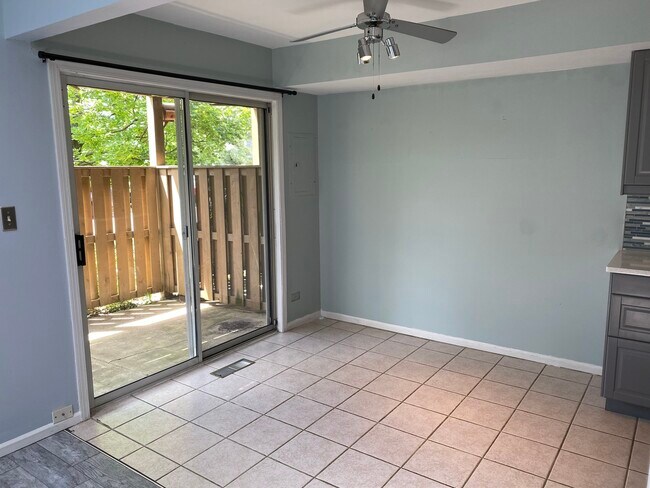 Building Photo - 3S121 Timber Dr