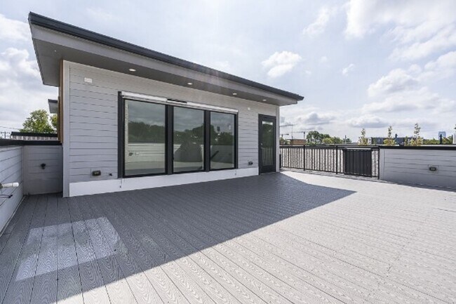 Building Photo - 3BR Germantown Townhome in the Heart of Nashville