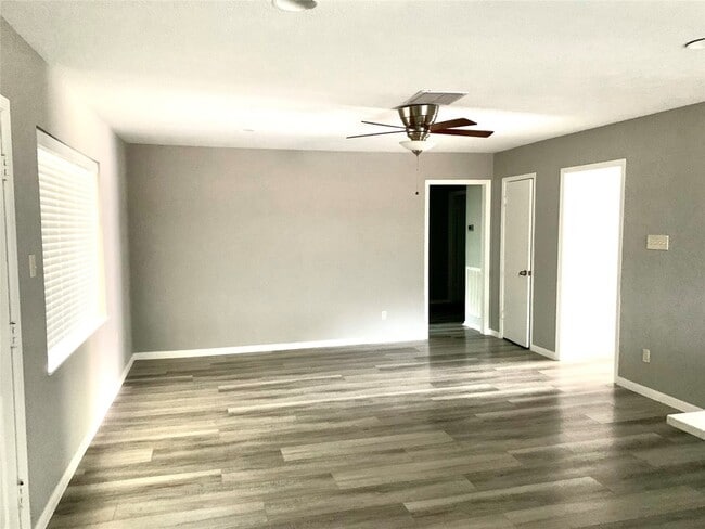 Building Photo - 7414 Carew St