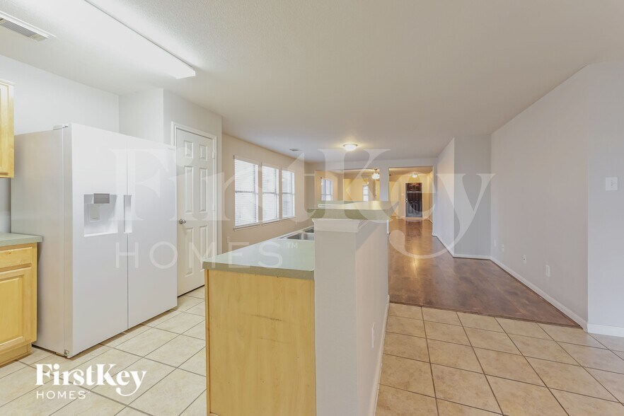 Building Photo - 29311 Legends Hill Dr