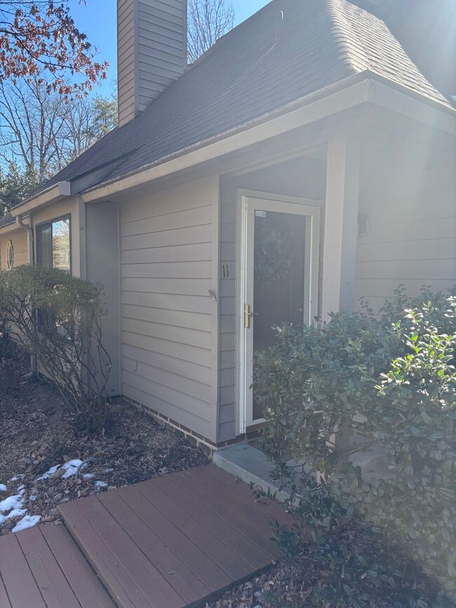 Building Photo - Great 3BR/2BA Townhouse in Mill Creek