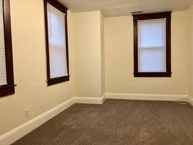 Building Photo - Unit for rent in Lauraville