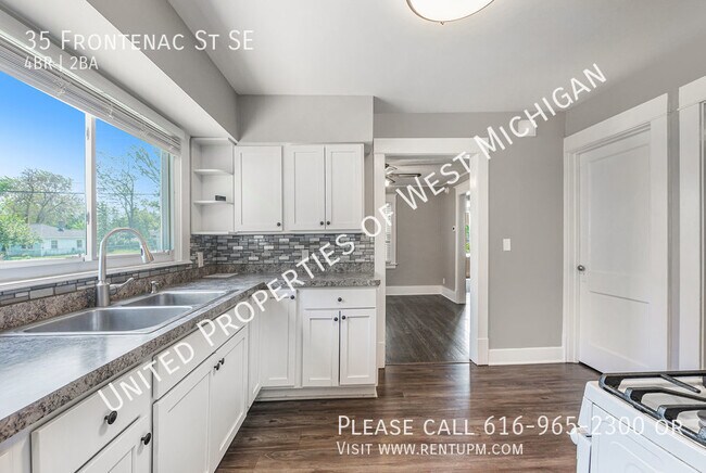Building Photo - Available Now | 4 Bedroom, 2 Bathroom Sing...