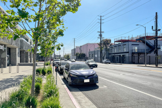 Building Photo - 6677 Santa Monica Blvd