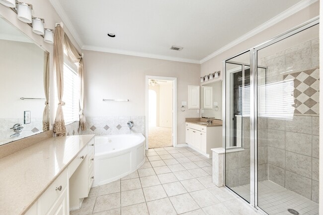 Building Photo - 15435 Stoneridge Park Ln