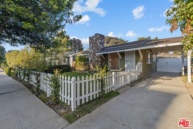Building Photo - 3760 Beethoven St