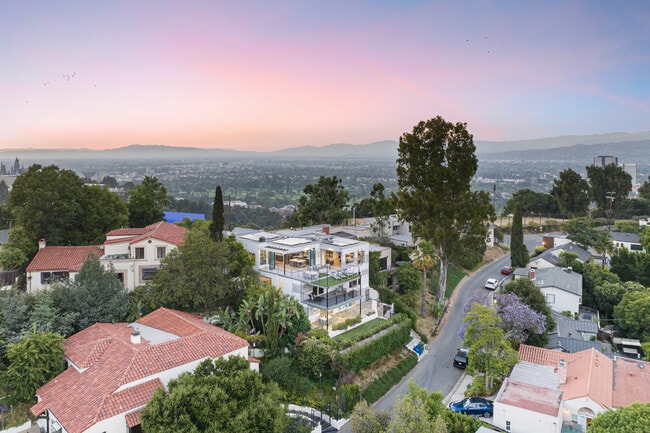 Building Photo - 3420 Blair Dr