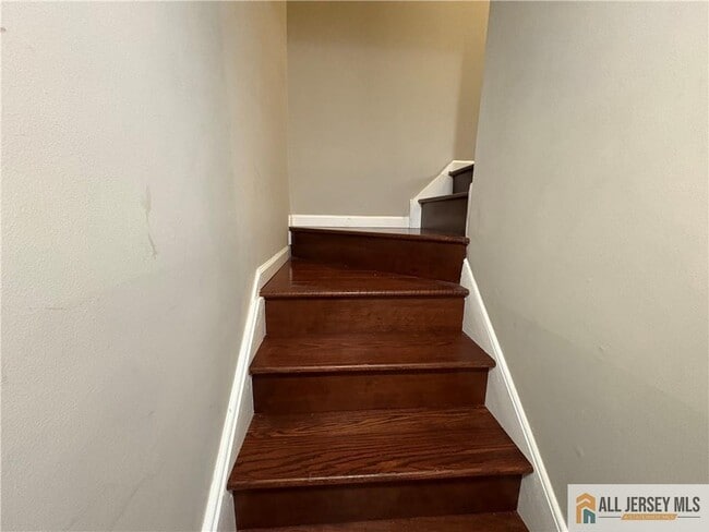 Building Photo - 904 Gregorys Way