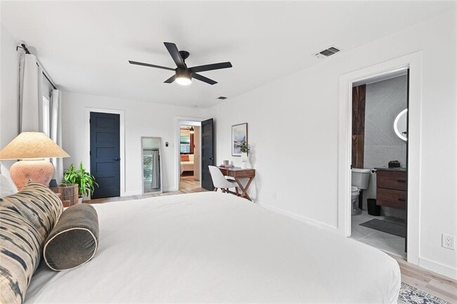 Building Photo - 6906 Lunar Dr