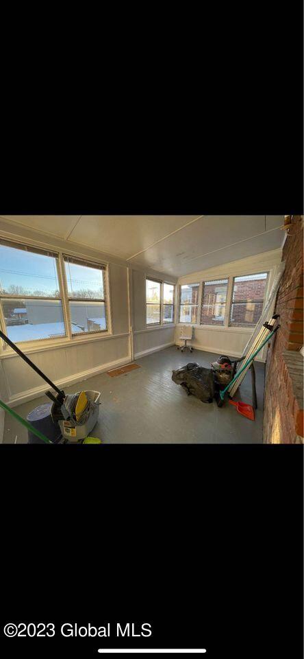 Building Photo - 2224 Crescent Rd