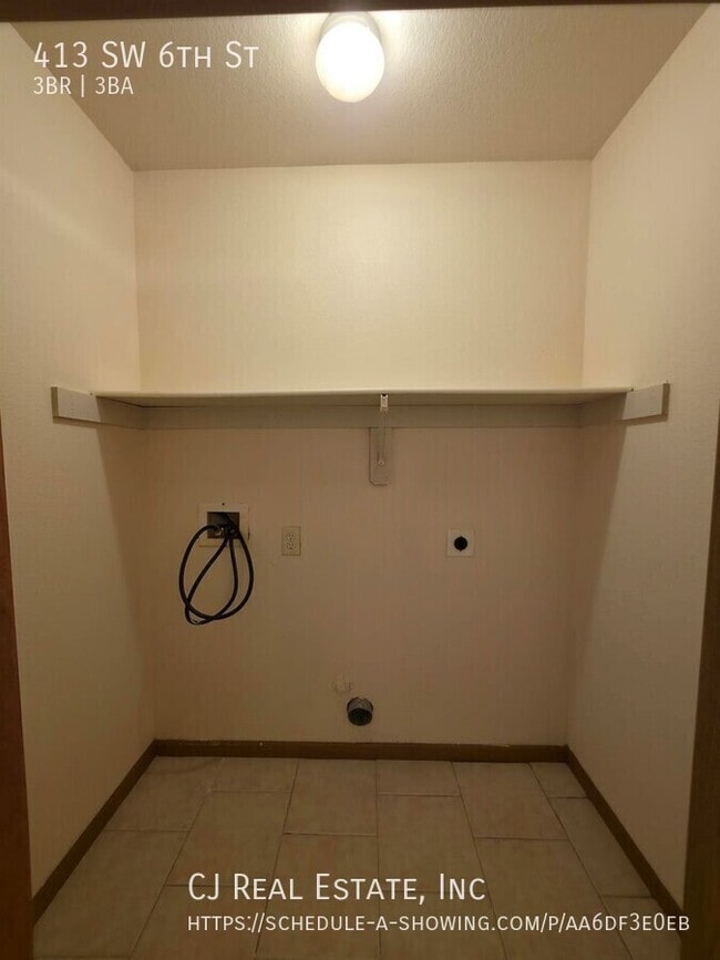 Building Photo - 413 SW 6 St