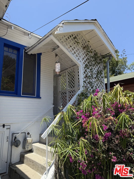 Building Photo - 2565 Glen Green St