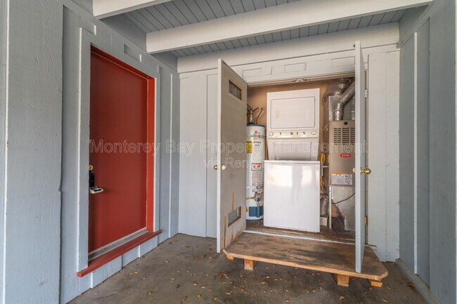 Building Photo - 215 Willow St