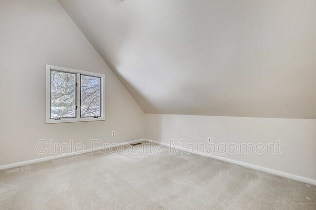Building Photo - 10929 Beach Mill Rd