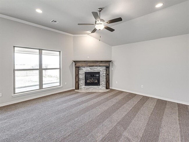 Building Photo - 623 Hackberry Ln